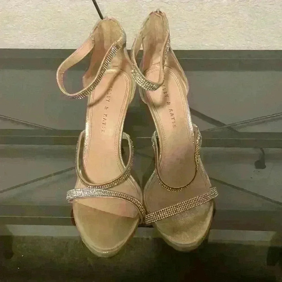 Kelly & Katie Shoes - Kelly and Katie Courtnee Gold Rhinestone Heeled Sandal Size 9